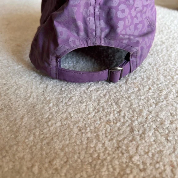 GAIAM Purple Animal Print Hat - Picture 2 of 3
